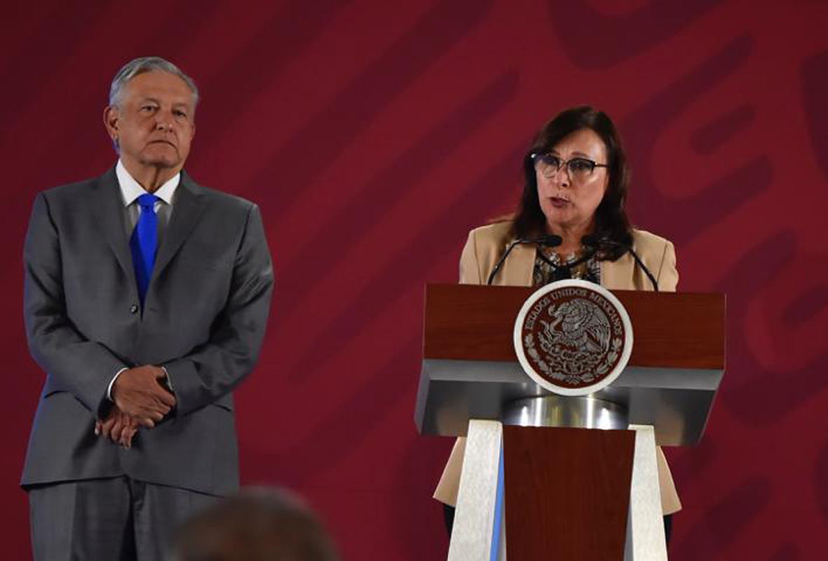 Rocío Nahle y Andrés Manuel López Obrador.