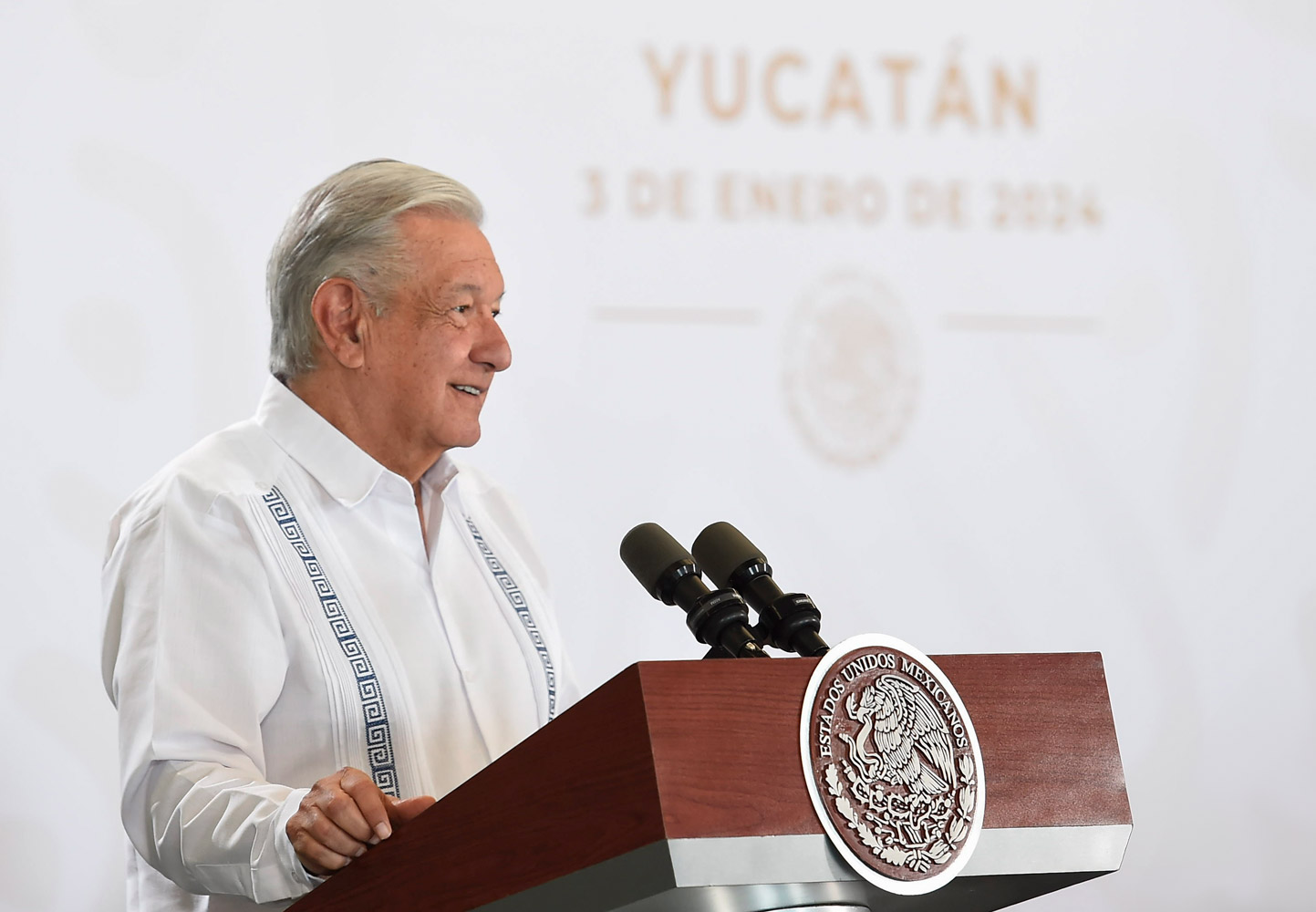 Infraestructura garantizará abasto de energía eléctrica en Yucatán: AMLO