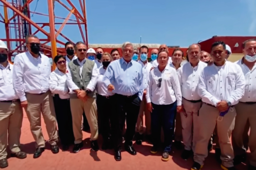 ‘Vamos a rescatar a Pemex’: AMLO en visita a Cadereyta