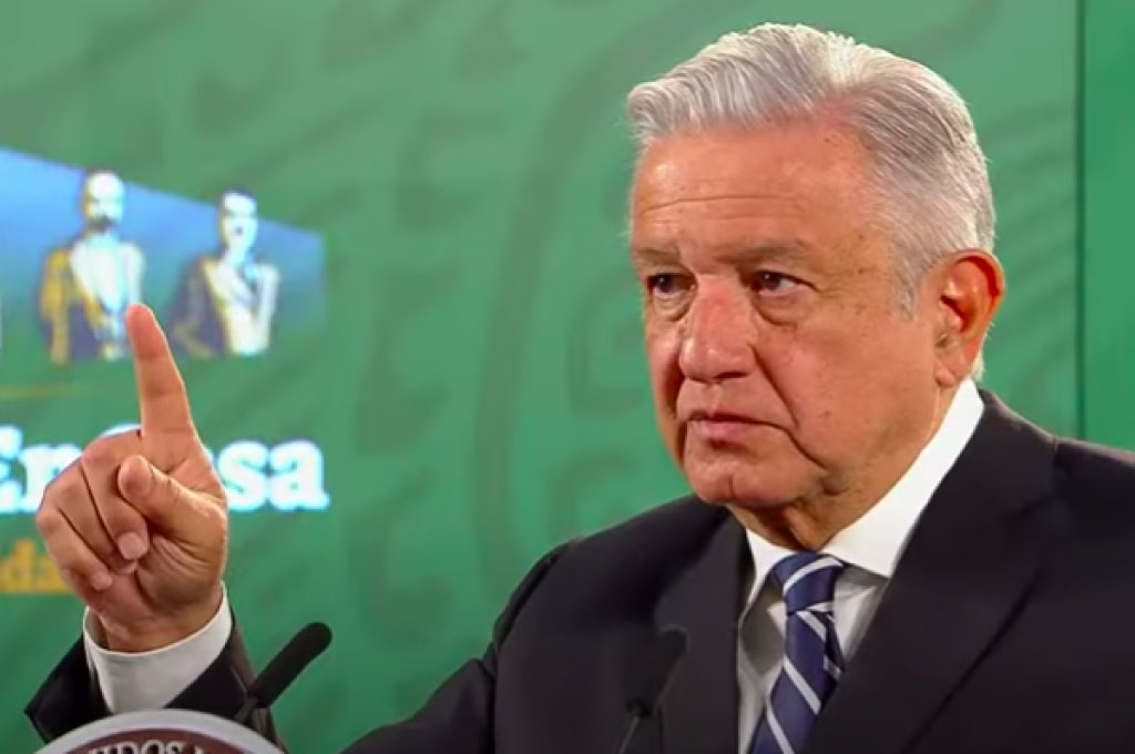 AMLO defiende cambios a la Ley de Hidrocarburos para acabar con huachicol