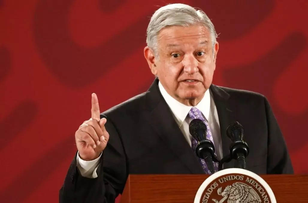 Advierte AMLO reforma a la Constitución si jueces frenan cambios a la LIE