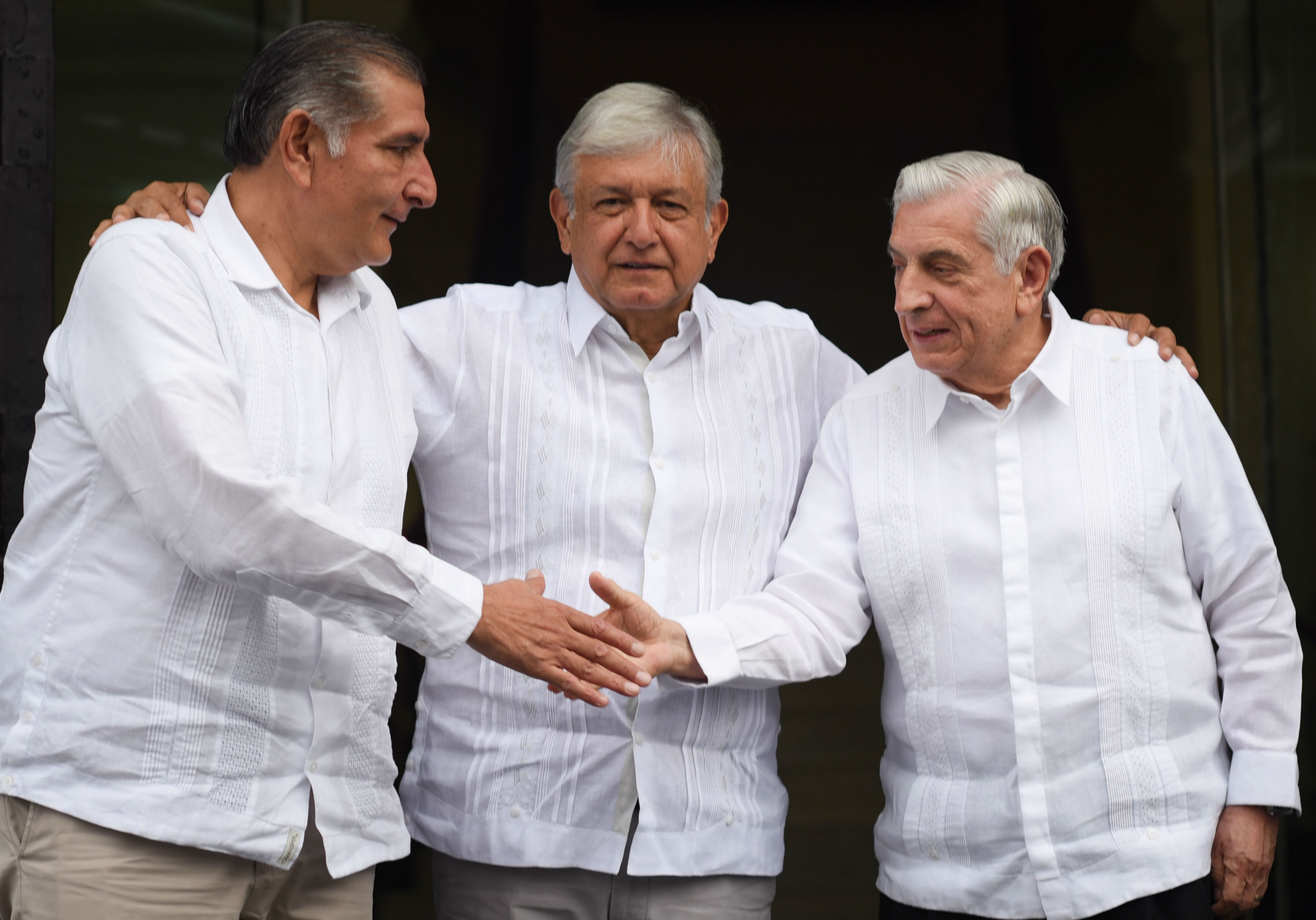 AMLO reitera compromisos petroleros y eléctricos en Tabasco