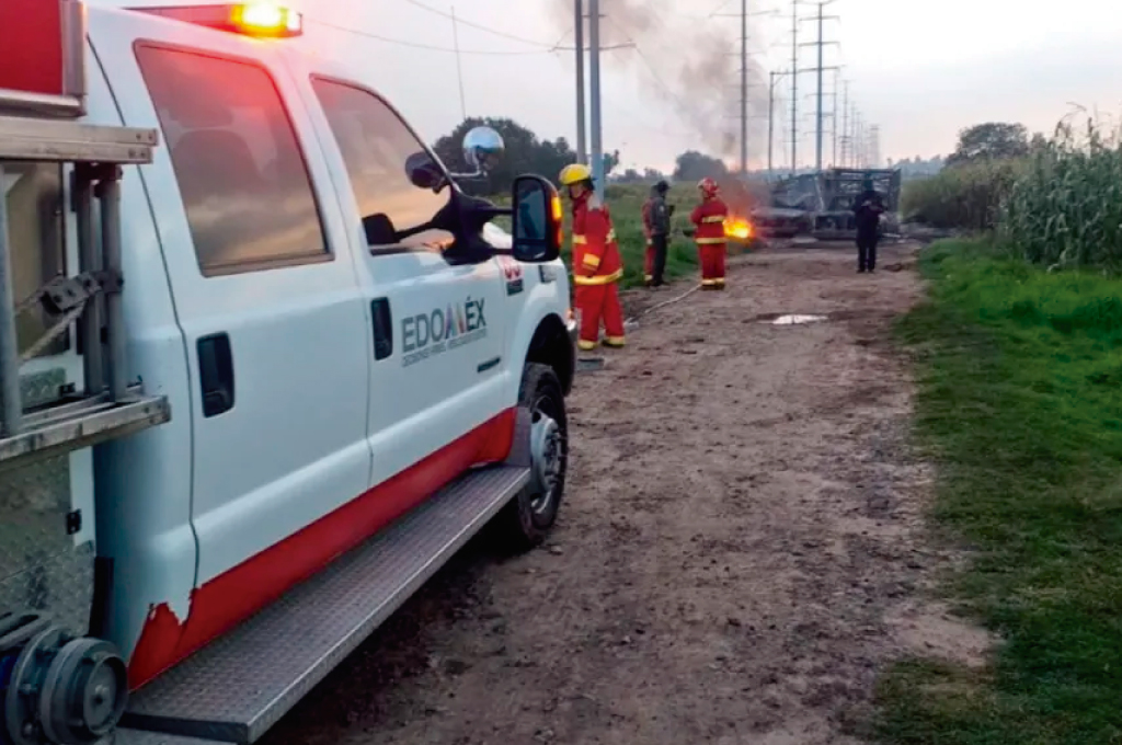 Toma clandestina de Pemex ocasiona incendio en Acolman