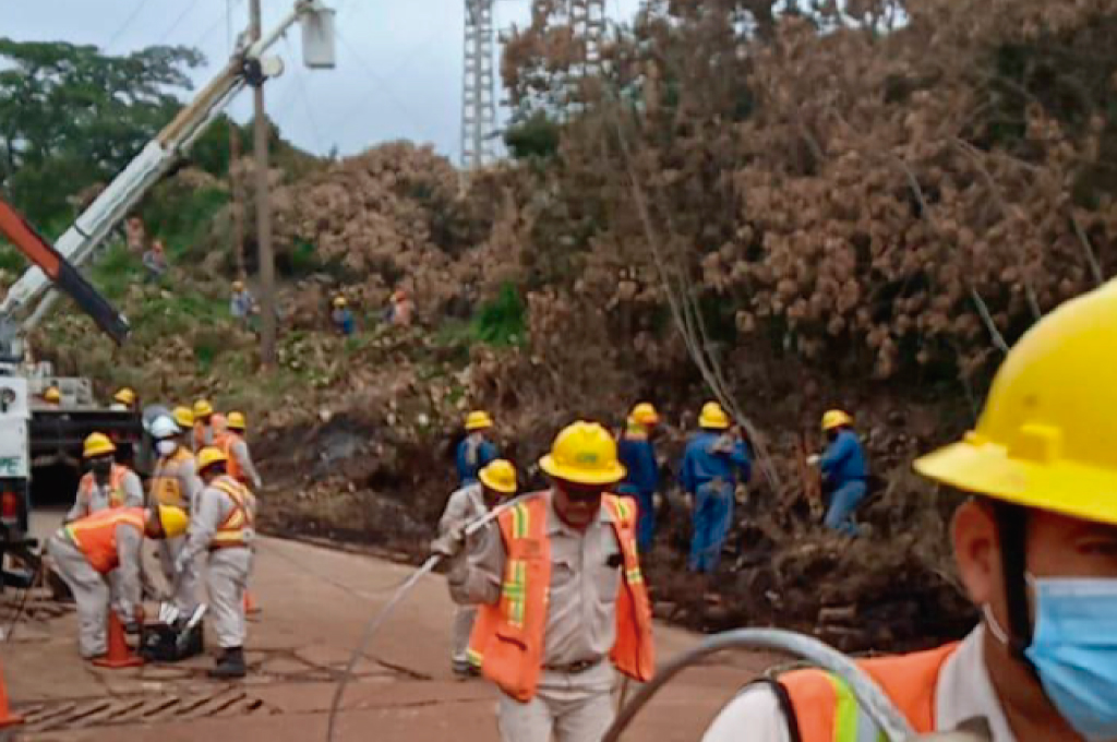 CFE restablece servicio en complejo petroquímico de Veracruz