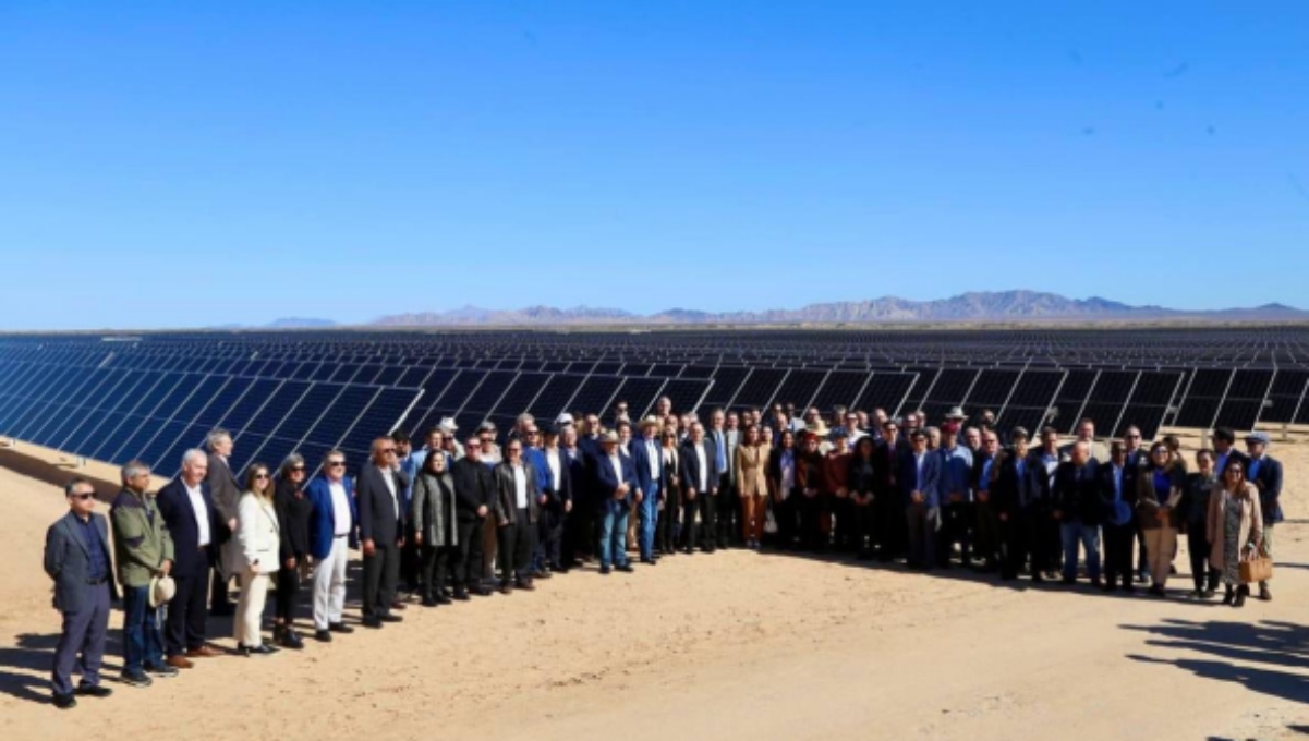 Funcionarios extranjeros visitan Central Fotovoltaica en Puerto Peñasco