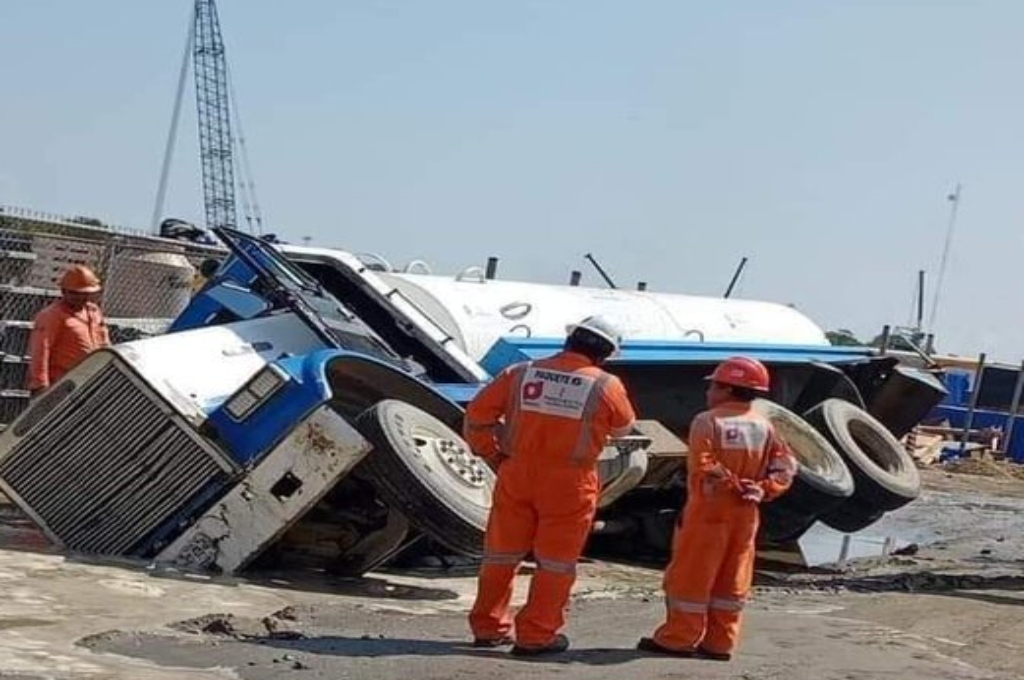 Sener guarda silencio ante presunto socavón en Dos Bocas