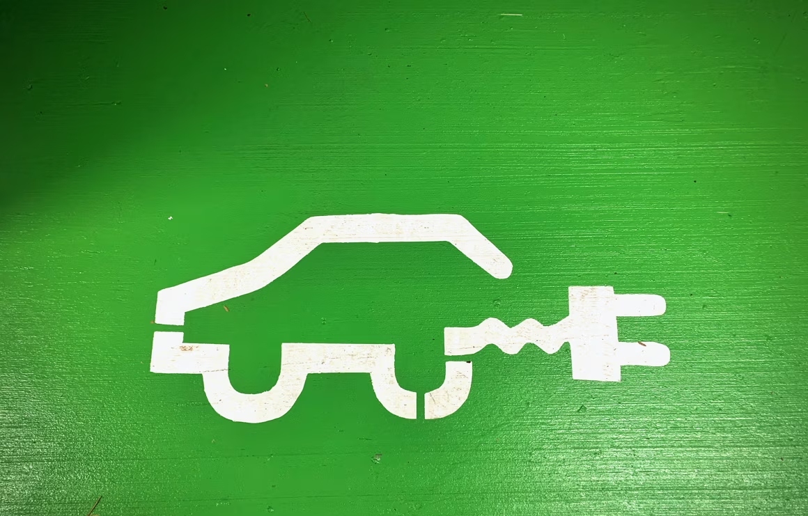 Autos híbridos y eléctricos conforman 1.5% del catálogo de Mercado Libre