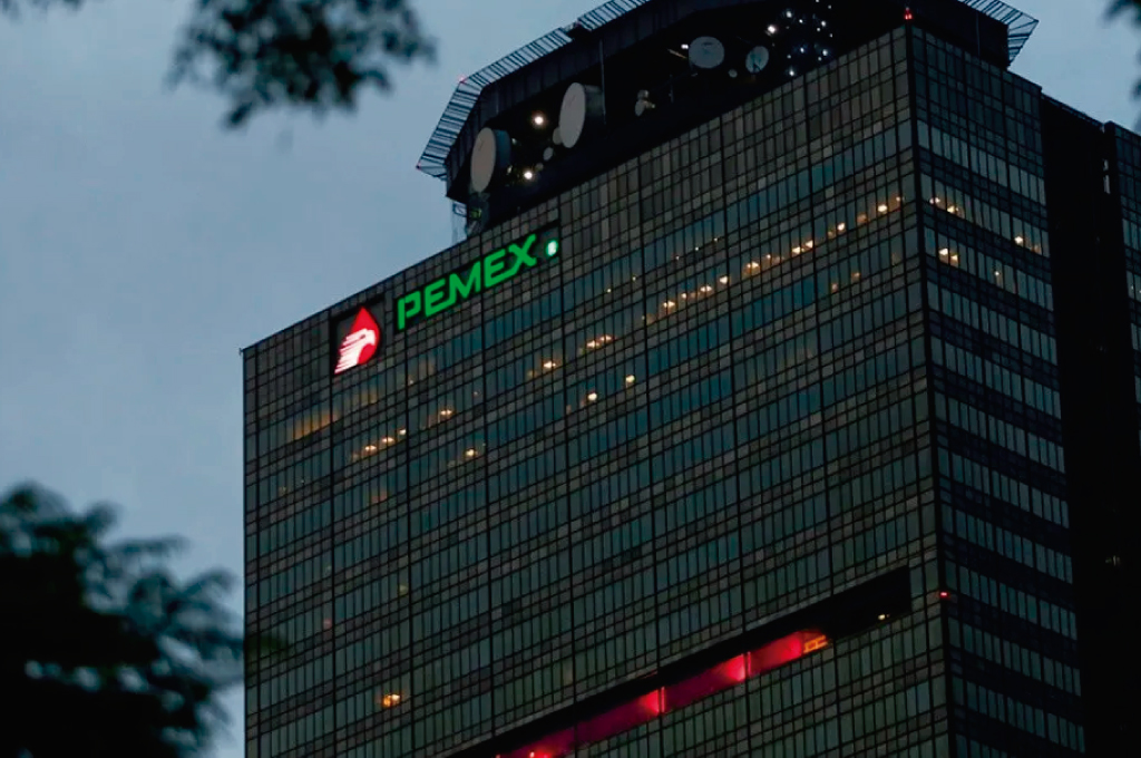 Balance financiero de Pemex retrocedió durante 2020, indican analistas