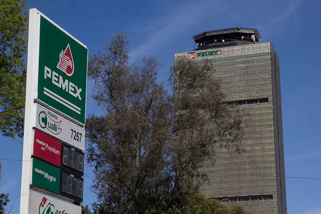 Pemex asigna contrato a empresa ligada al Titular de la ASEA