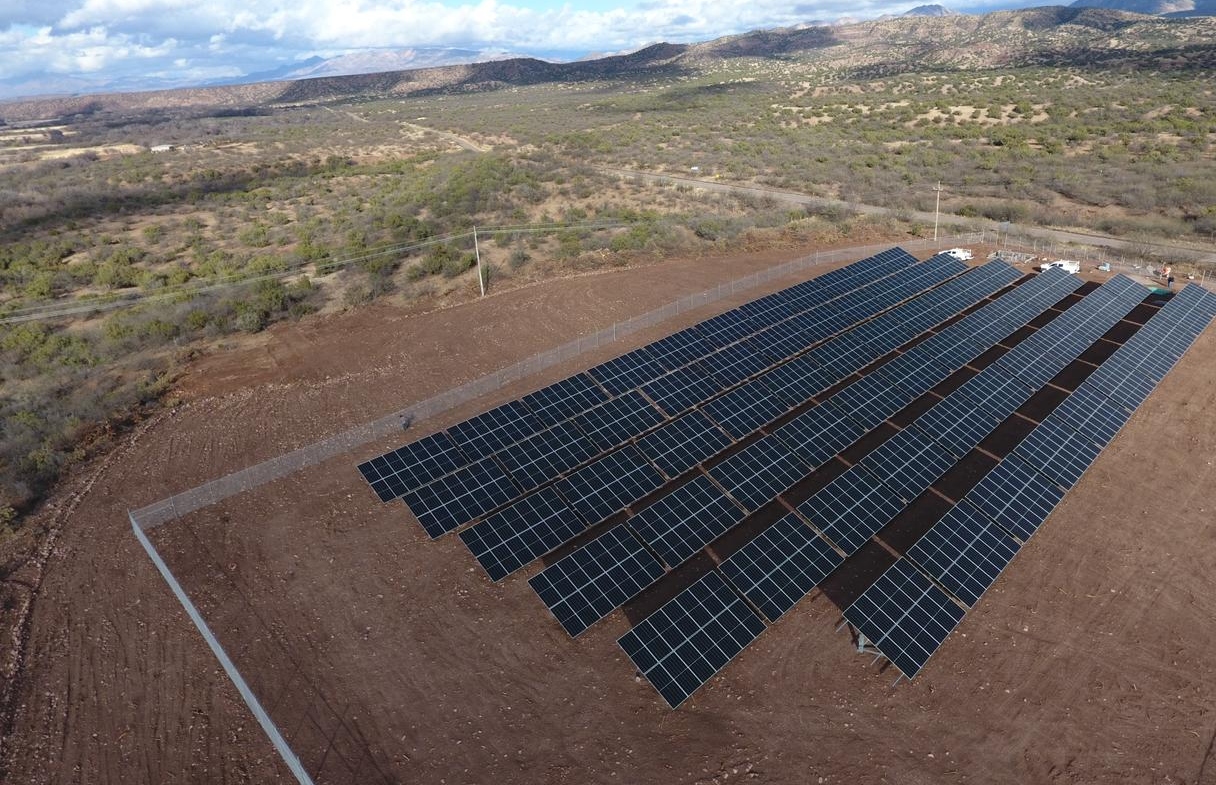 Embajador de Reino Unido visita planta solar en Sonora