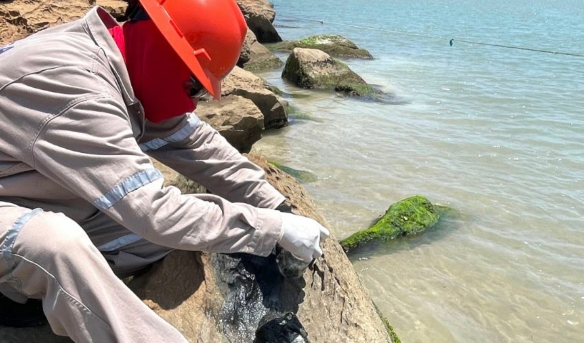 Descartan emergencia ambiental por presencia de crudo en playas de Tamaulipas