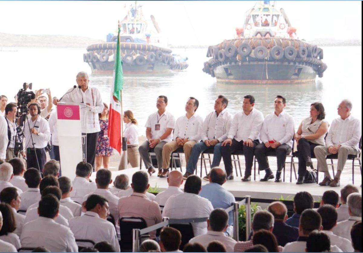 Presenta AMLO estrategia energética en electricidad y refinación