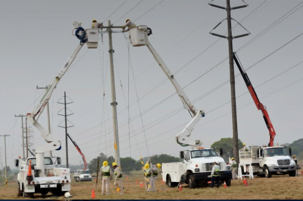 CFE inicia restablecimiento de luz en la Península de Yucatán