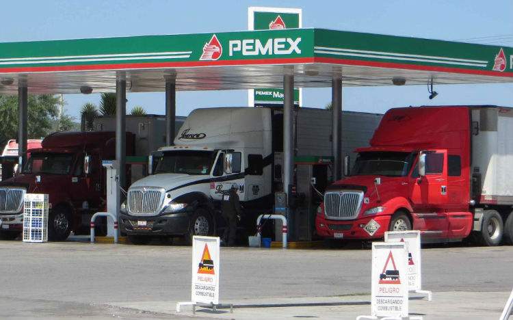 Pemex se mantiene en el mercado, firma contrato con Corpogas