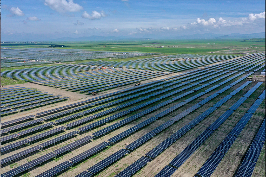 Módulos bifaciales: estrellas de la central solar “Magdalena II”