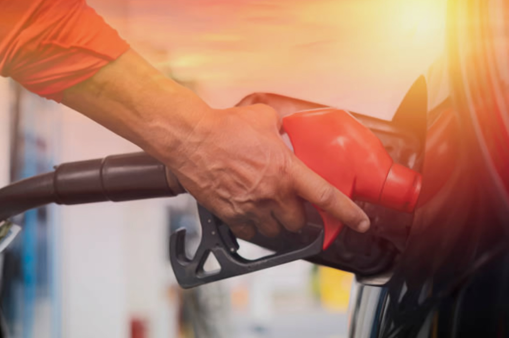 Hacienda reduce a cero el estímulo adicional a gasolina Premium