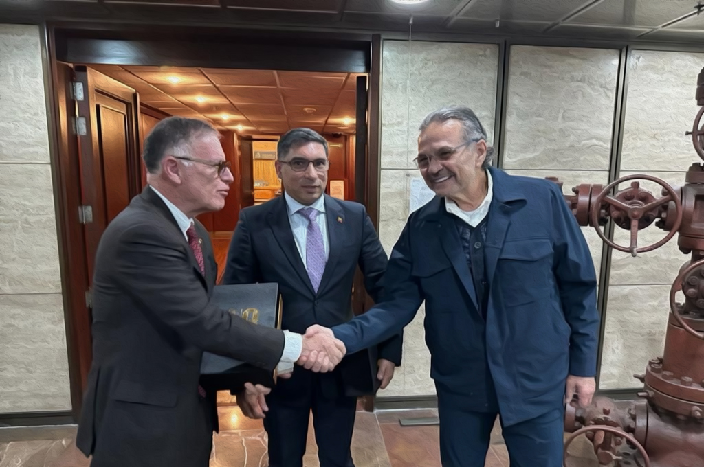 Director de PEMEX repite encuentro con representantes de PDVSA