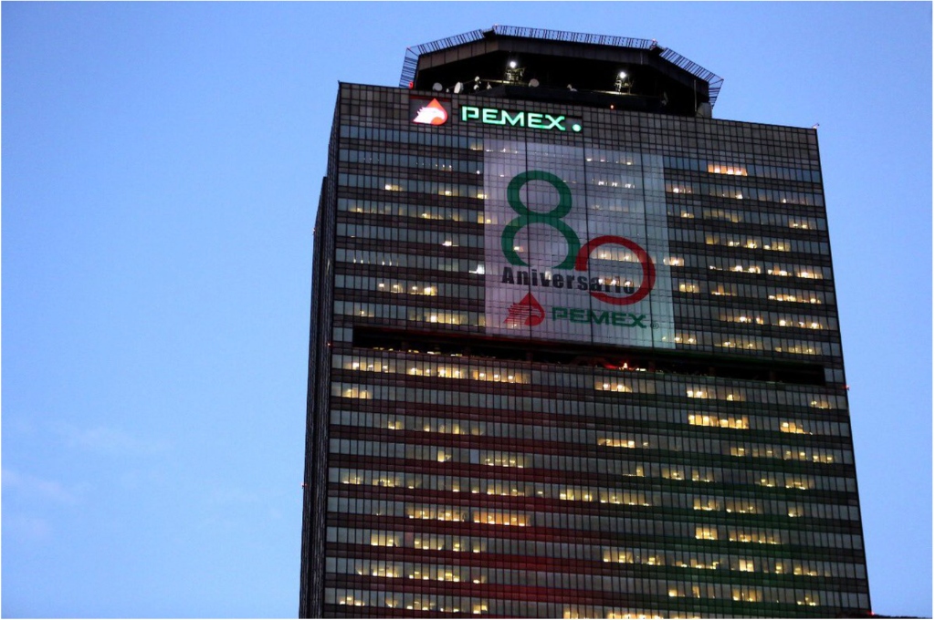 Deuda de Pemex se mantendrá en torno a 2 billones de pesos al cierre del sexenio