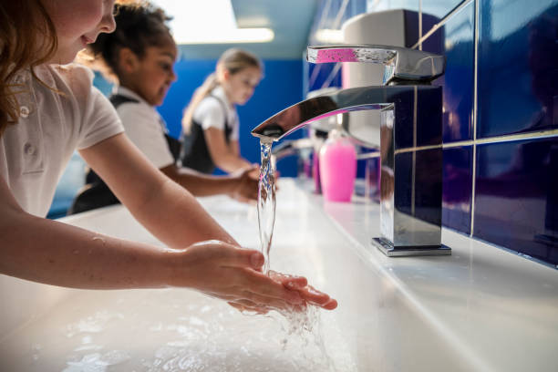 58% de las escuelas en México carecen de agua potable