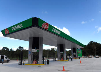 Permisos gasolineros tienen su mejor primer semestre en el sexenio