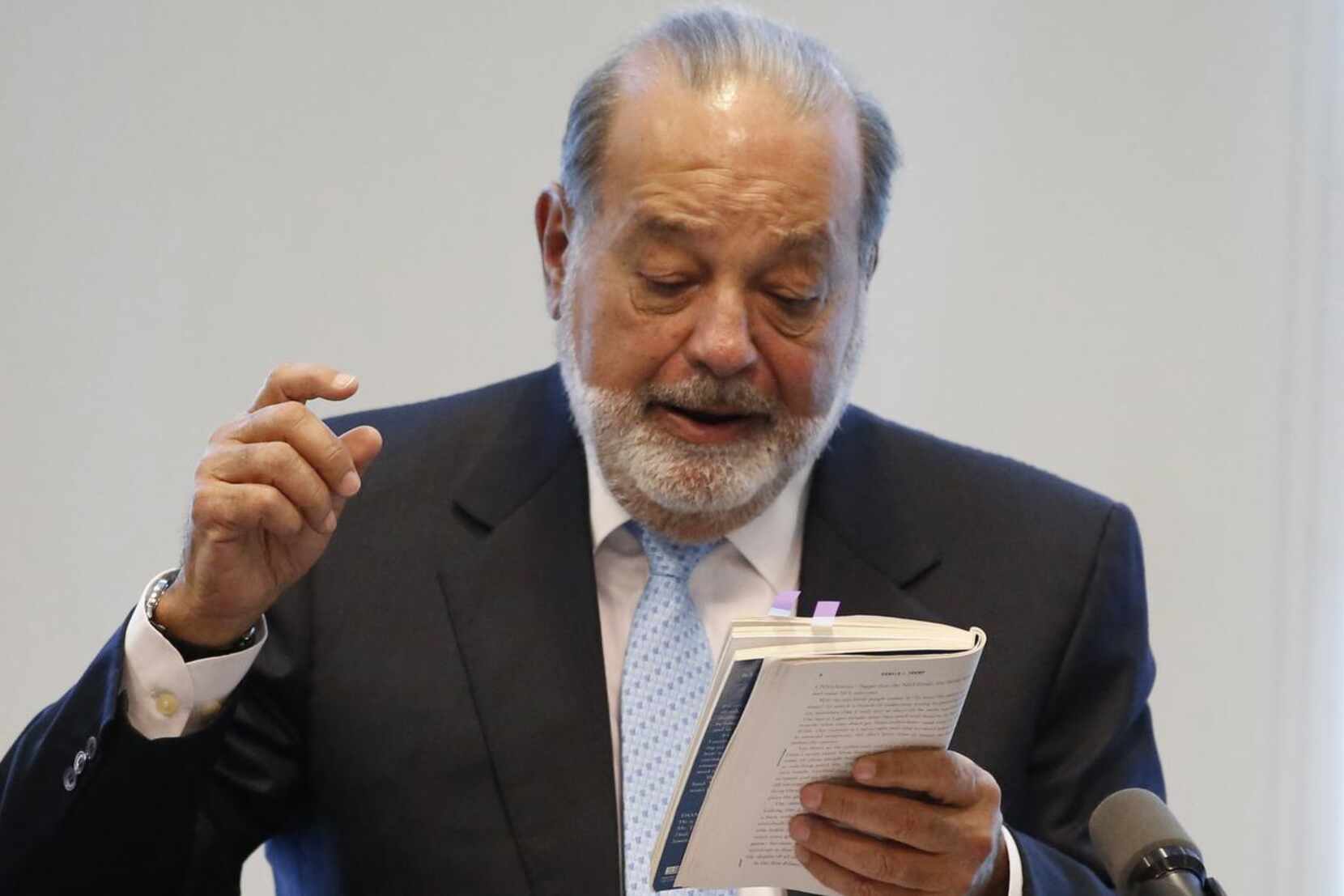 Compra de Petrobal dispara 23.7% la deuda de Carlos Slim