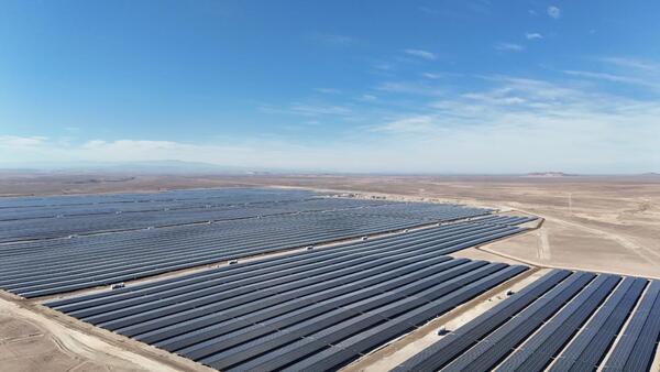 Chile saluda al sol con CEME1, su planta solar más grande