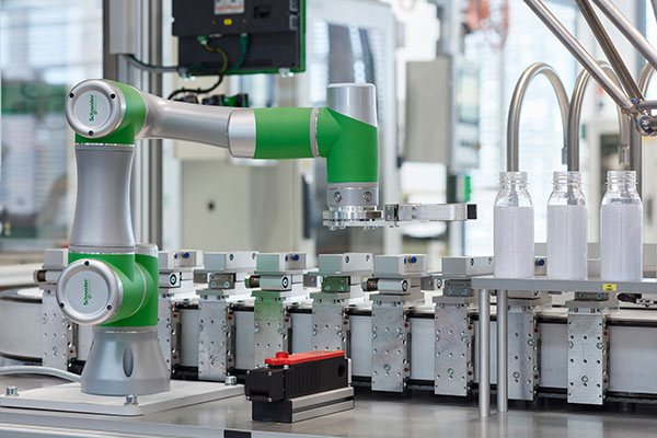 Schneider Electric revoluciona la eficiencia industrial con Lexium Cobots