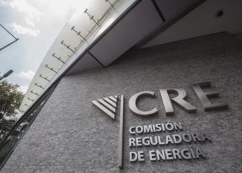 Advierten rezago en trámites por desaparición de CRE y CNH