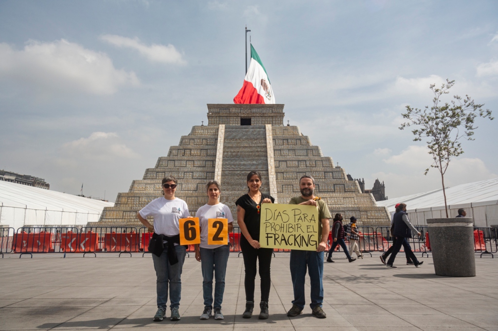 AMLO está con un pie fuera y promesa contra el fracking sigue pendiente