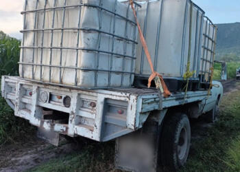 Aseguran 5 camionetas con huachicol en Hidalgo