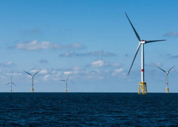 Iberdrola pone en marcha parque eólico marino de Saint-Brieuc