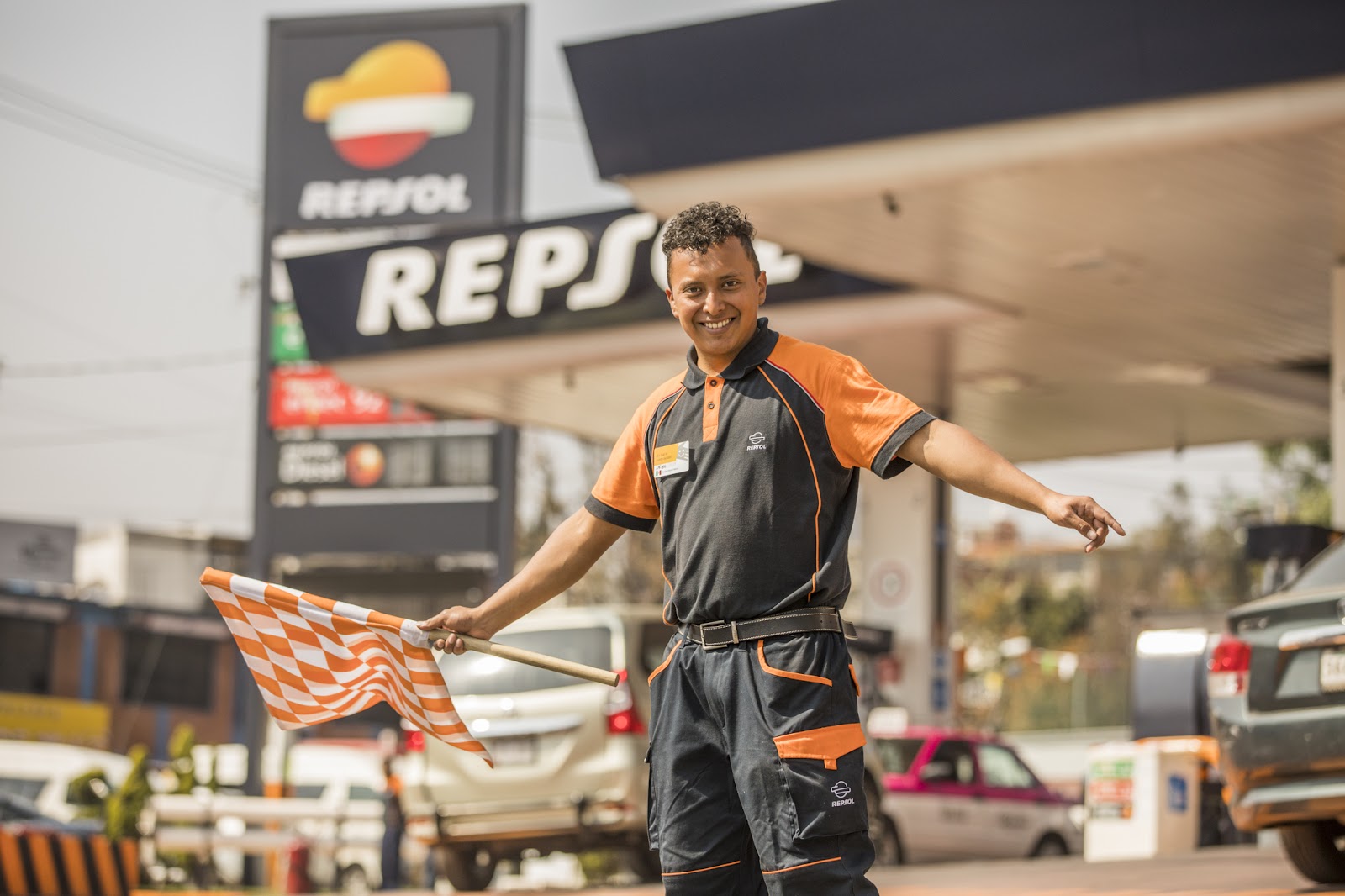 Va Repsol por cero emisiones hacia 2050