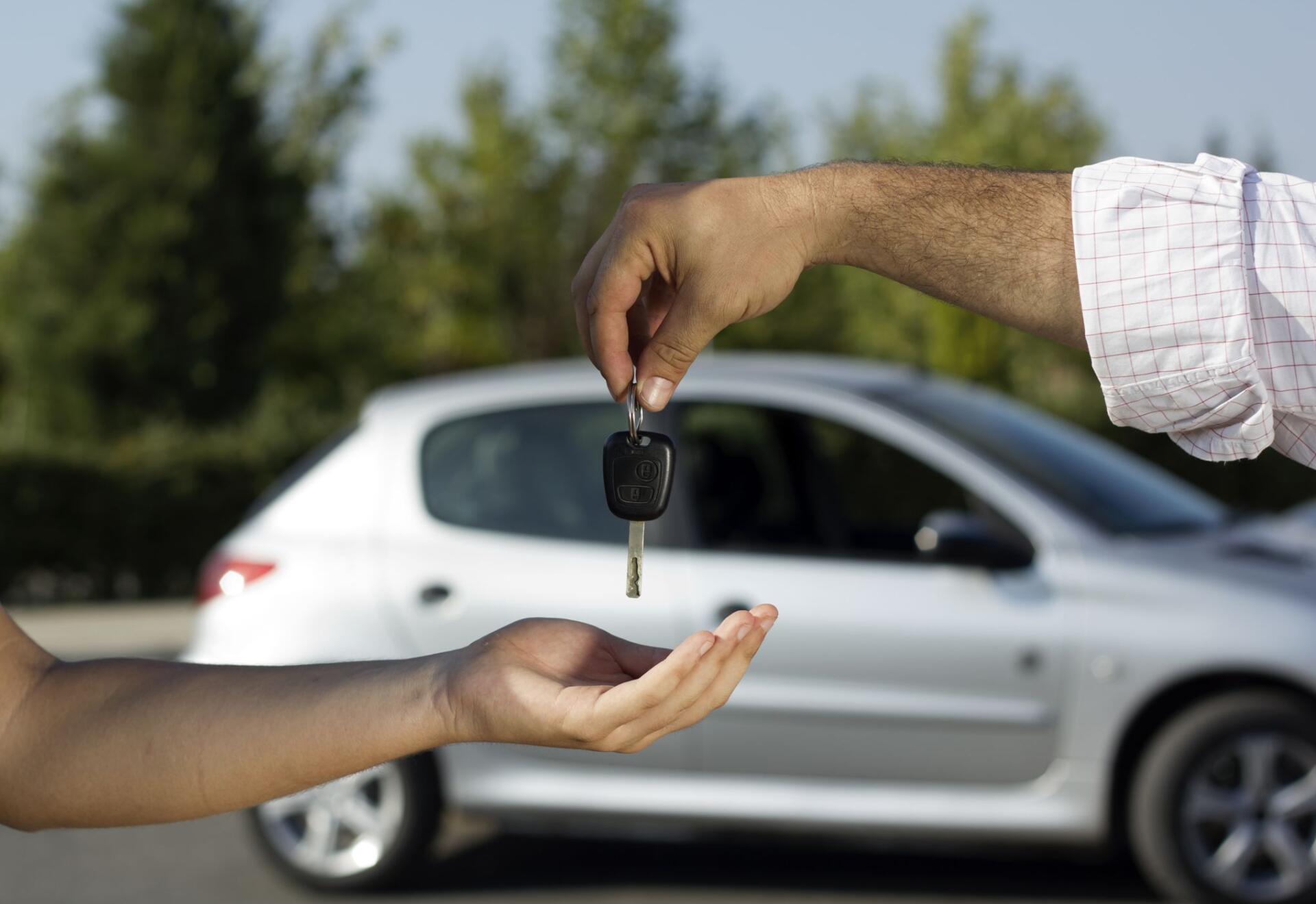 Crece 14.3% venta de autos ligeros en noviembre