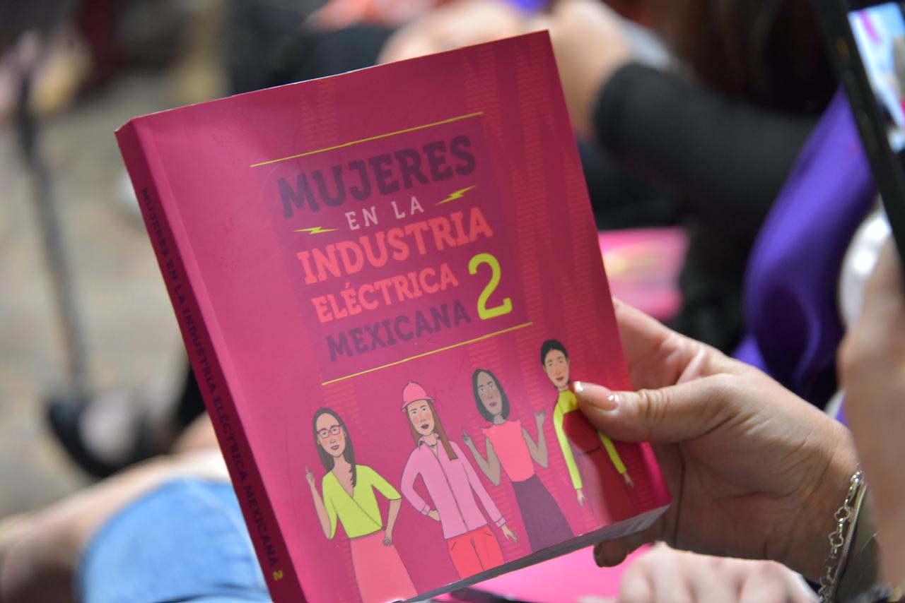 ‘Mujeres en la industria eléctrica mexicana 2’ es presentado en la FIL Guadalajara