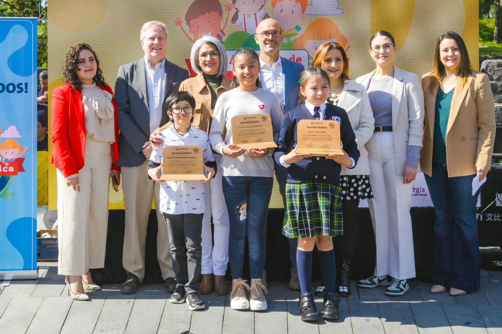 Veolia premia niños por proyectos de energías renovables