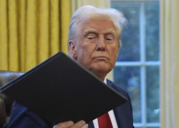 Trump aprieta; habrá aranceles contra México en febrero