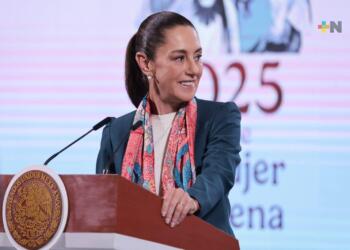 Habrá recortes en “burocracia central” y sueldos de PEMEX: Sheinbaum