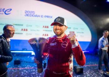 Oliver Rowland consolida el liderato de Nissan en la Fórmula E