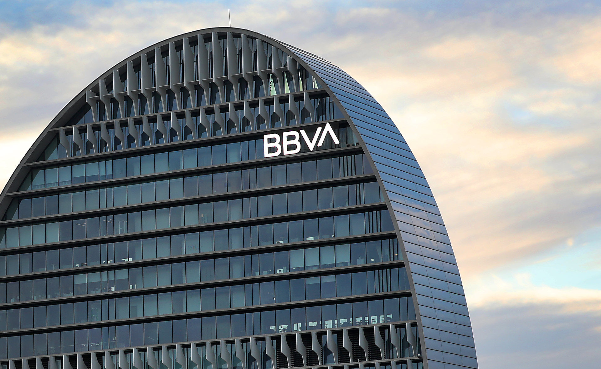 BBVA financia con 1,500 mdp a Conquer para paneles solares