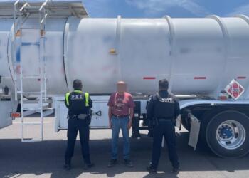 Aseguran 40 mil litros de combustible en la autopista Salamanca-León