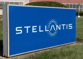 Stellantis frena operaciones en México y Canadá por aranceles