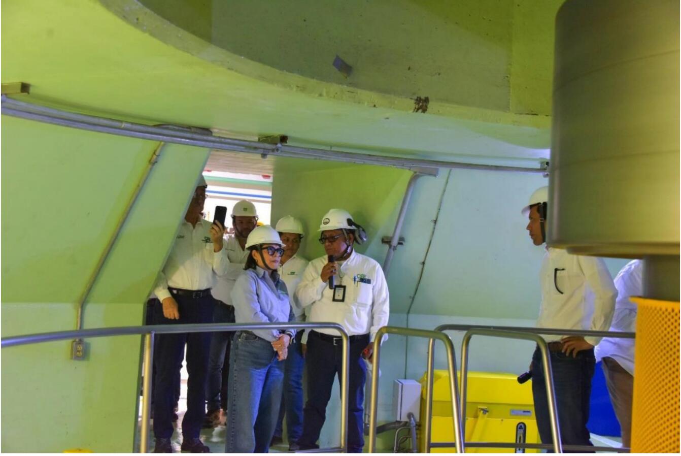 Emilia Calleja supervisa hidroeléctrica de Zimapán