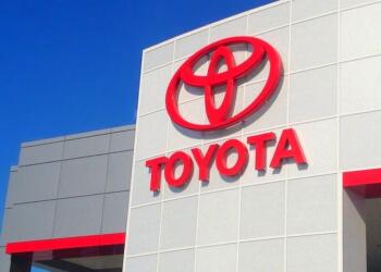 Toyota y Waymo buscan alianza para conducción autónoma