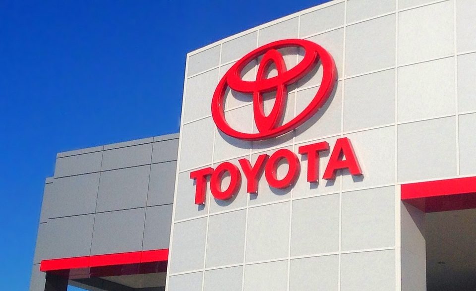 Toyota y Waymo buscan alianza para conducción autónoma