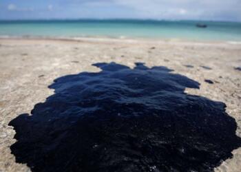 Reportan derrame de combustible en Dos Bocas; ASEA investiga a PEMEX