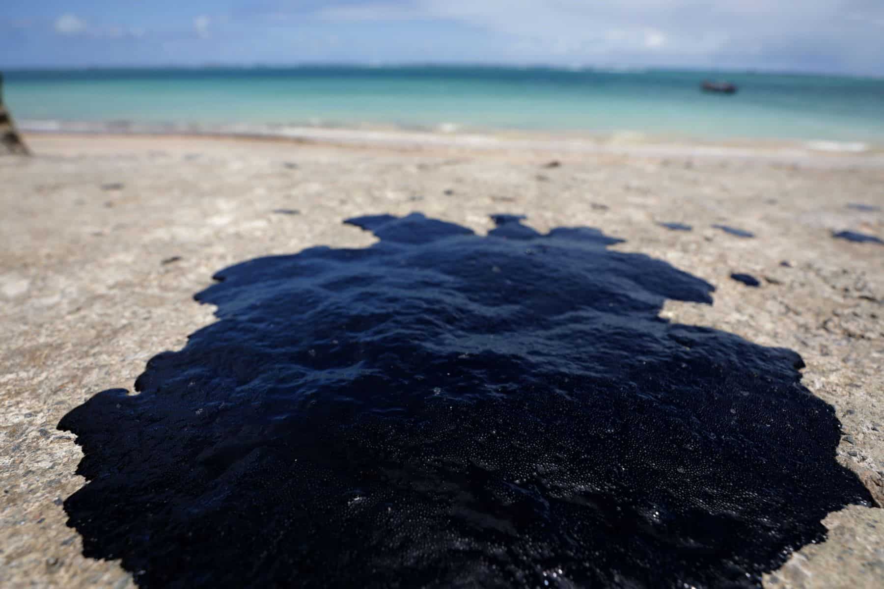Reportan derrame de combustible en Dos Bocas; ASEA investiga a PEMEX