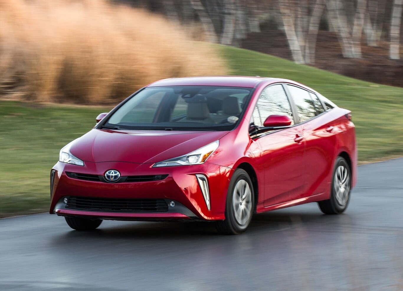 Toyota vende más de 3 mil híbridos eléctricos en abril