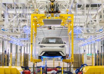 BYD fabrica su primer auto eléctrico en Brasil