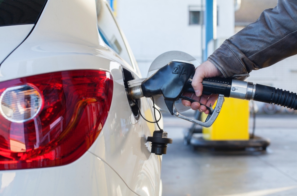 Baja California lidera precio bajo de combustible regular en zona noroeste