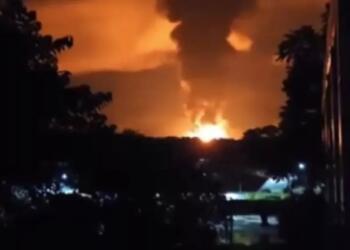 Reportan incendio en ductos de PEMEX en Puebla